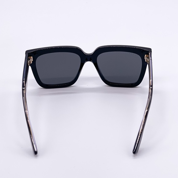 NEW GUCCI GG1084S 001 UNISEX NEW COLLECTION GUCCI SUNGLASSES - Picture 6 of 9